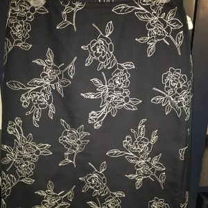 Navy blue Ann Taylor brocade skirt, Size 6